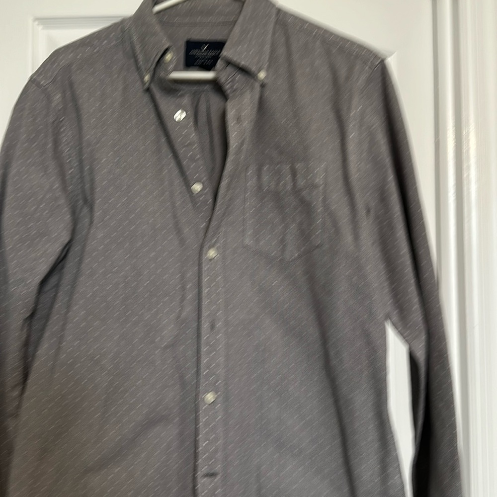 Men’s American eagle buttoned down shirt